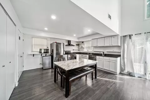 Kitchen - 3805 Rywick Ct, Rolling Meadows, IL 60008 photo 2 of 3