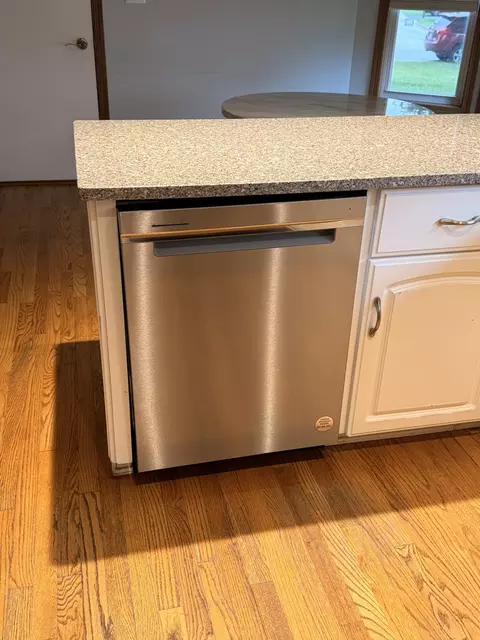 Kitchen - 21070 W Hazelnut Ln, Plainfield, IL 60544 photo 6 of 6