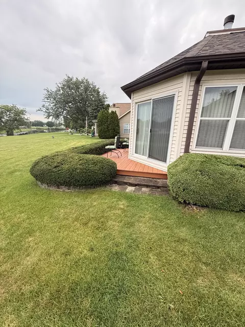 Exterior - 21070 W Hazelnut Ln, Plainfield, IL 60544 photo 8 of 9