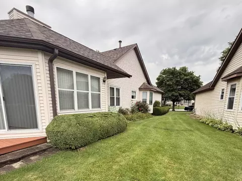 Exterior - 21070 W Hazelnut Ln, Plainfield, IL 60544 photo 7 of 9