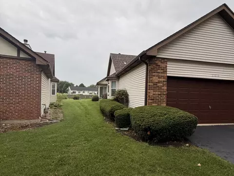 Exterior - 21070 W Hazelnut Ln, Plainfield, IL 60544 photo 5 of 9