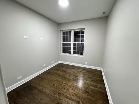 Bedroom - 543 E 43rd St #3W, Chicago, IL 60653 photo 2 of 4