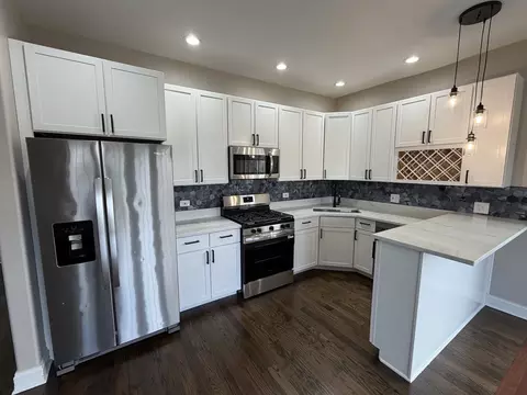 Kitchen - 543 E 43rd St #3W, Chicago, IL 60653 photo 4 of 4