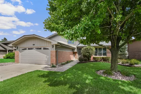 613 Gavin Ave, Romeoville, IL 60446