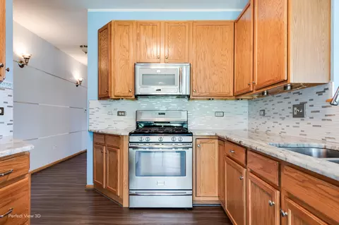 Kitchen - 19226 Crescent Dr, Mokena, IL 60448 photo 4 of 5