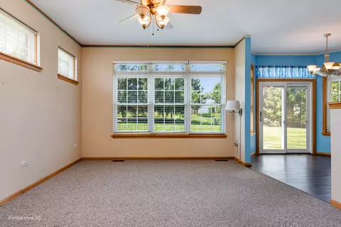 Living - 19226 Crescent Dr, Mokena, IL 60448 photo 4 of 4
