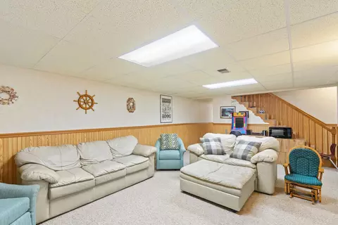 Living - 606 Edgelawn Dr, Plano, IL 60545 photo 4 of 4