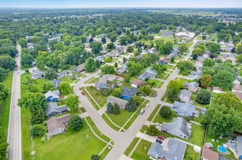 View/Area - 606 Edgelawn Dr, Plano, IL 60545 photo 12 of 15