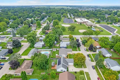 View/Area - 606 Edgelawn Dr, Plano, IL 60545 photo 4 of 15