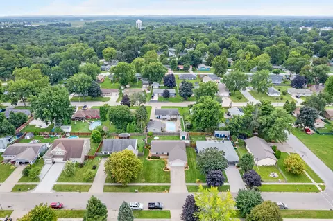 View/Area - 606 Edgelawn Dr, Plano, IL 60545 photo 2 of 15
