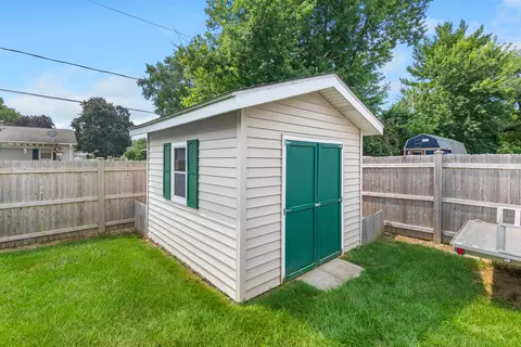 Exterior - 606 Edgelawn Dr, Plano, IL 60545 photo 8 of 8
