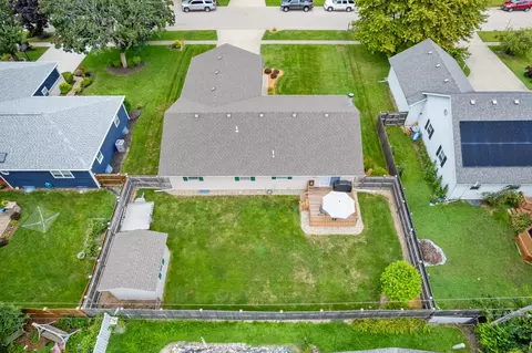 View/Area - 606 Edgelawn Dr, Plano, IL 60545 photo 10 of 15