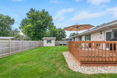 Exterior - 606 Edgelawn Dr, Plano, IL 60545 photo 4 of 8