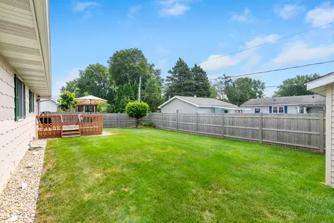 Exterior - 606 Edgelawn Dr, Plano, IL 60545 photo 7 of 8