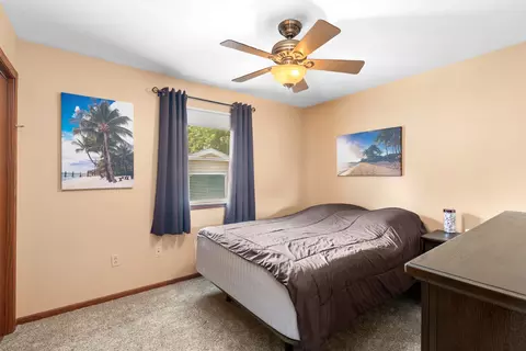 Bedroom - 606 Edgelawn Dr, Plano, IL 60545 photo 3 of 5