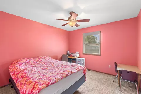 Bedroom - 606 Edgelawn Dr, Plano, IL 60545 photo 4 of 5