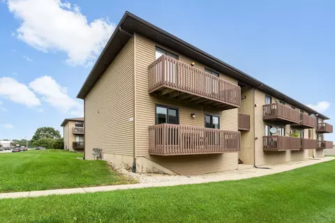 695 Dean Dr #G, South Elgin, IL 60177