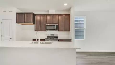 Kitchen - 1336 Foxglove Dr, Bartlett, IL 60103 photo 9 of 12