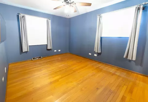 Bedroom - 936 Estes St, Gurnee, IL 60031 photo 1 of 4