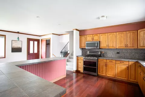 Kitchen - 936 Estes St, Gurnee, IL 60031 photo 2 of 2