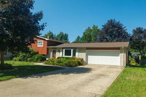 936 Estes St, Gurnee, IL 60031