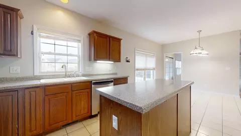 Kitchen - 2107 Crossgate Ct, Champaign, IL 61822 photo 4 of 4