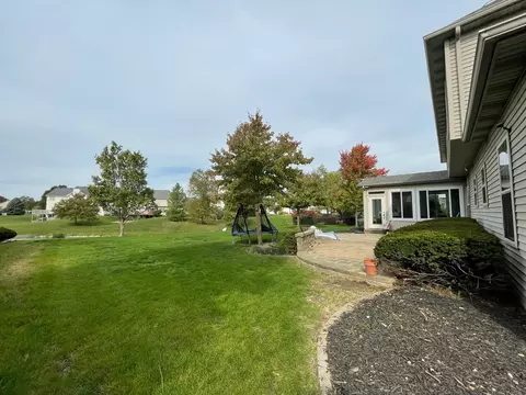 Exterior - 2107 Crossgate Ct, Champaign, IL 61822 photo 6 of 11