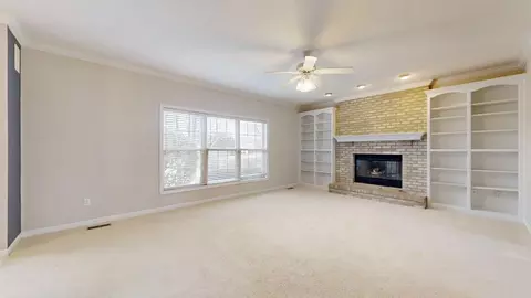 Living - 2107 Crossgate Ct, Champaign, IL 61822 photo 6 of 7