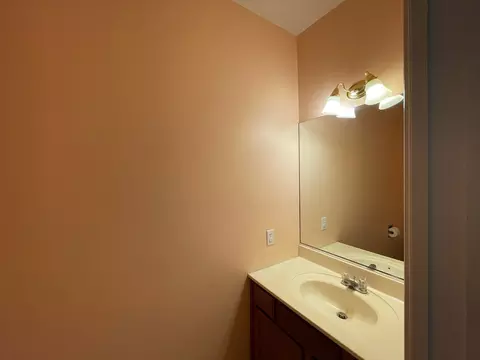 Bath - 2107 Crossgate Ct, Champaign, IL 61822 photo 1 of 6