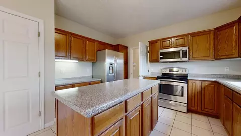 Kitchen - 2107 Crossgate Ct, Champaign, IL 61822 photo 2 of 4