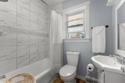 Bath - 16609 Emerald Ave, Harvey, IL 60426 photo 2 of 3