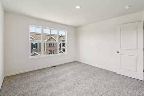 Bedroom - 1370 Foxglove Dr, Bartlett, IL 60103 photo 2 of 10
