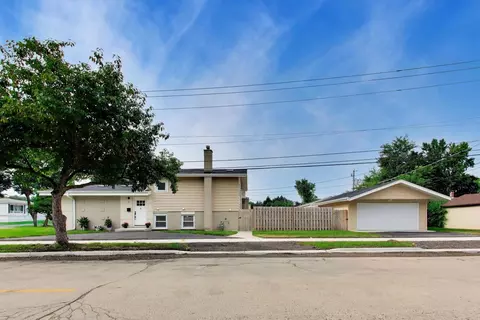 3 W White Oak St, Arlington Heights, IL 60005