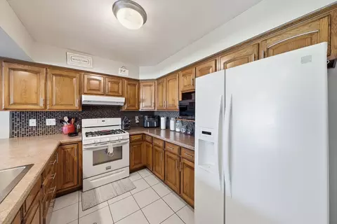 Kitchen - 8 Woodside Ave, Kankakee, IL 60901 photo 1 of 2