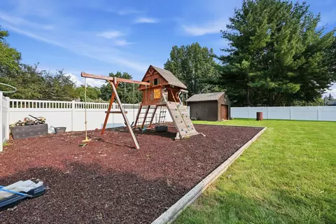 Exterior - 8 Woodside Ave, Kankakee, IL 60901 photo 8 of 8