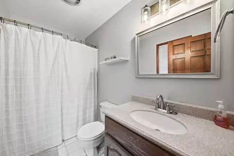 Bath - 8 Woodside Ave, Kankakee, IL 60901 photo 2 of 2