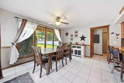 Dining - 8 Woodside Ave, Kankakee, IL 60901 photo 1 of 2