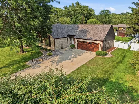 View/Area - 8 Woodside Ave, Kankakee, IL 60901 photo 1 of 7