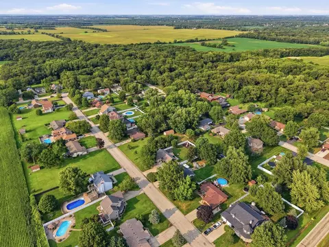 View/Area - 8 Woodside Ave, Kankakee, IL 60901 photo 2 of 7