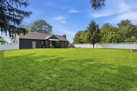 Exterior - 8 Woodside Ave, Kankakee, IL 60901 photo 5 of 8