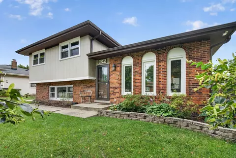 Exterior - 11045 Daniel Trl, Mokena, IL 60448 photo 2 of 6