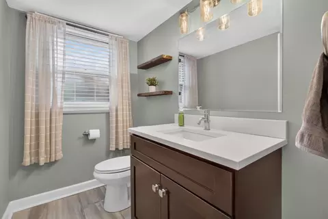 Bath - 11045 Daniel Trl, Mokena, IL 60448 photo 1 of 2