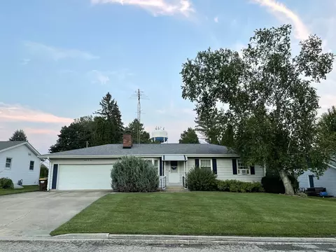 705 Obrien St, Harvard, IL 60033