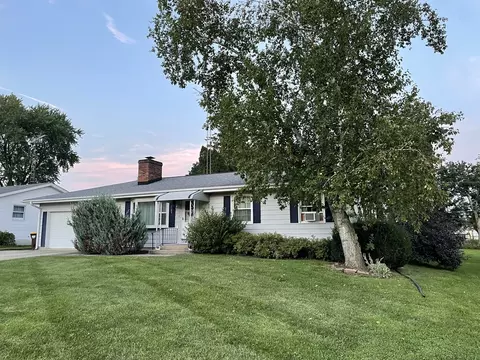 705 Obrien St, Harvard, IL 60033 photo 2