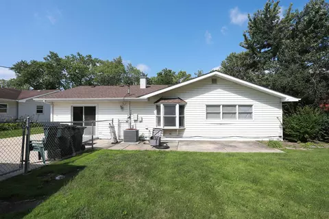 Exterior - 2055 Shepard Rd, Hoffman Estates, IL 60169 photo 6 of 8
