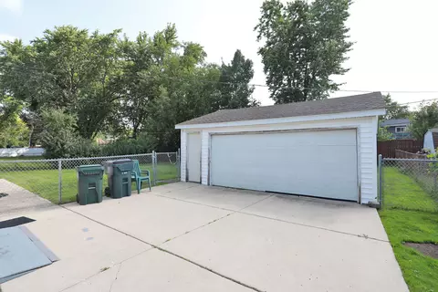 Exterior - 2055 Shepard Rd, Hoffman Estates, IL 60169 photo 2 of 8