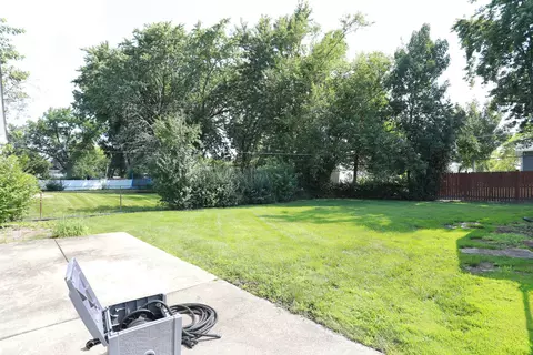 Exterior - 2055 Shepard Rd, Hoffman Estates, IL 60169 photo 4 of 8