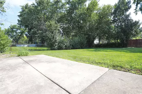Exterior - 2055 Shepard Rd, Hoffman Estates, IL 60169 photo 5 of 8