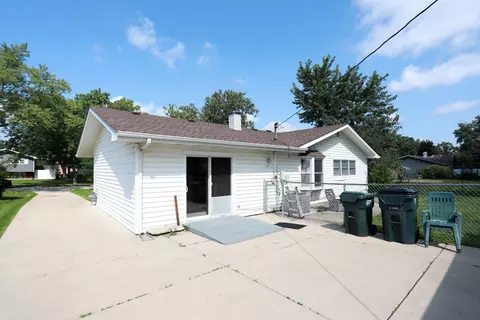 Exterior - 2055 Shepard Rd, Hoffman Estates, IL 60169 photo 3 of 8