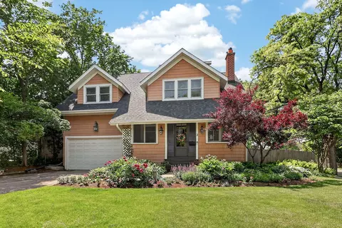 2 S Stough St, Hinsdale, IL 60521